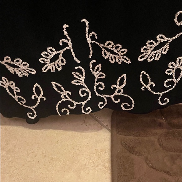 Cynthia Rowley Elegant Black Dress with White Embroidery - Picture 7 of 12